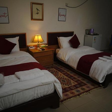 Petra Home Hotel Wadi Musa Extérieur photo
