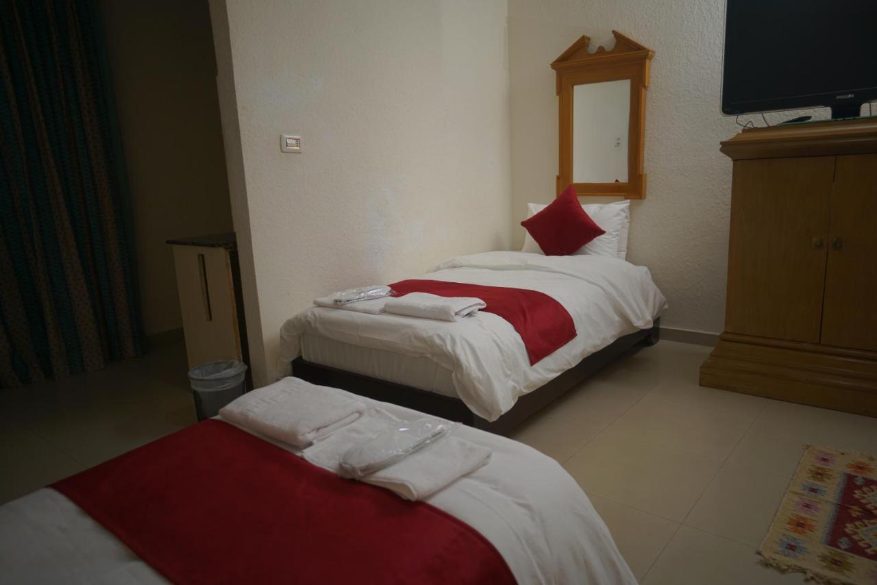 Petra Home Hotel Wadi Musa Extérieur photo
