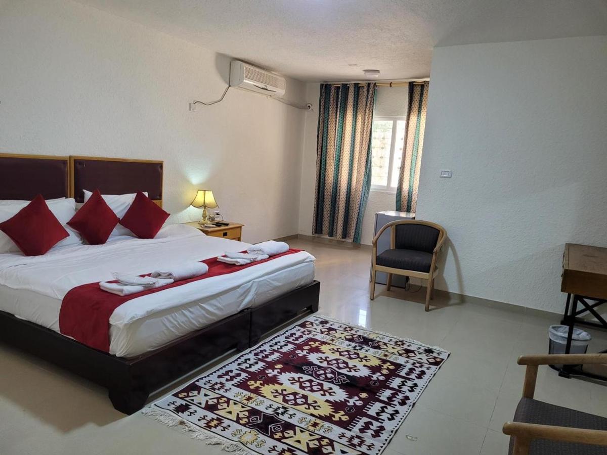 Petra Home Hotel Wadi Musa Extérieur photo