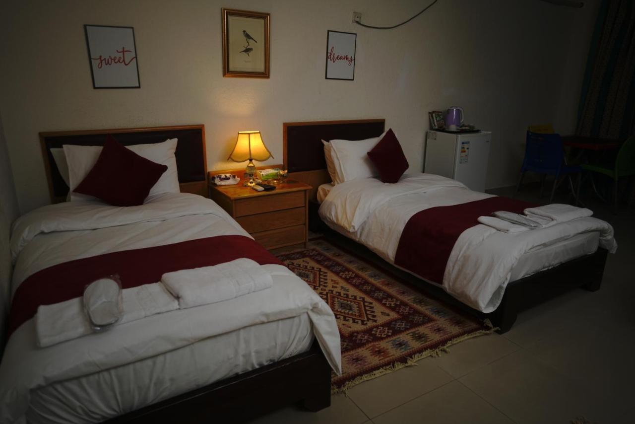 Petra Home Hotel Wadi Musa Extérieur photo